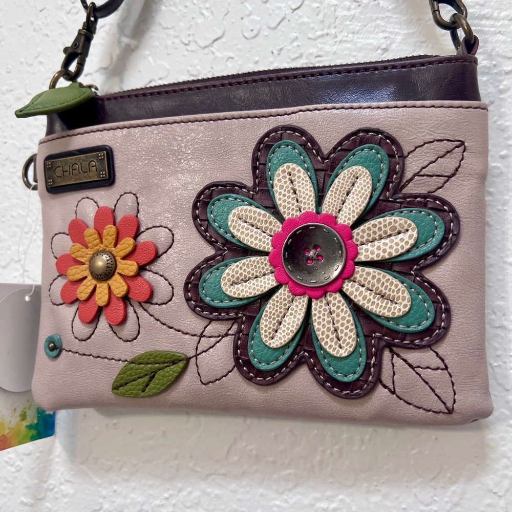 Chala Handbags Mini Daisy Floral Applique Vegan Leather Crossbody Clutch NEW - Picture 2 of 7